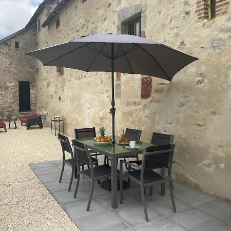 Demeure De Caractere Avec Piscine Et Parking, Animaux Admis, Wifi - Fr-1-489-457 * Vernusse